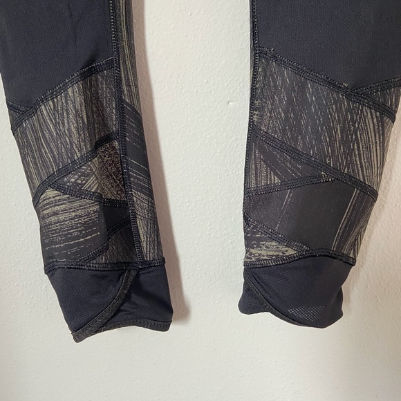 NWOT lululemon Speed Crop • Size 4 - Picture 3 of 5